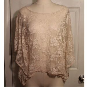 ♥️SOLD♥️ Cream Lace Top